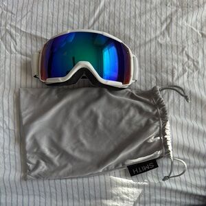 Smith White Ski Goggles with Blue Lens
